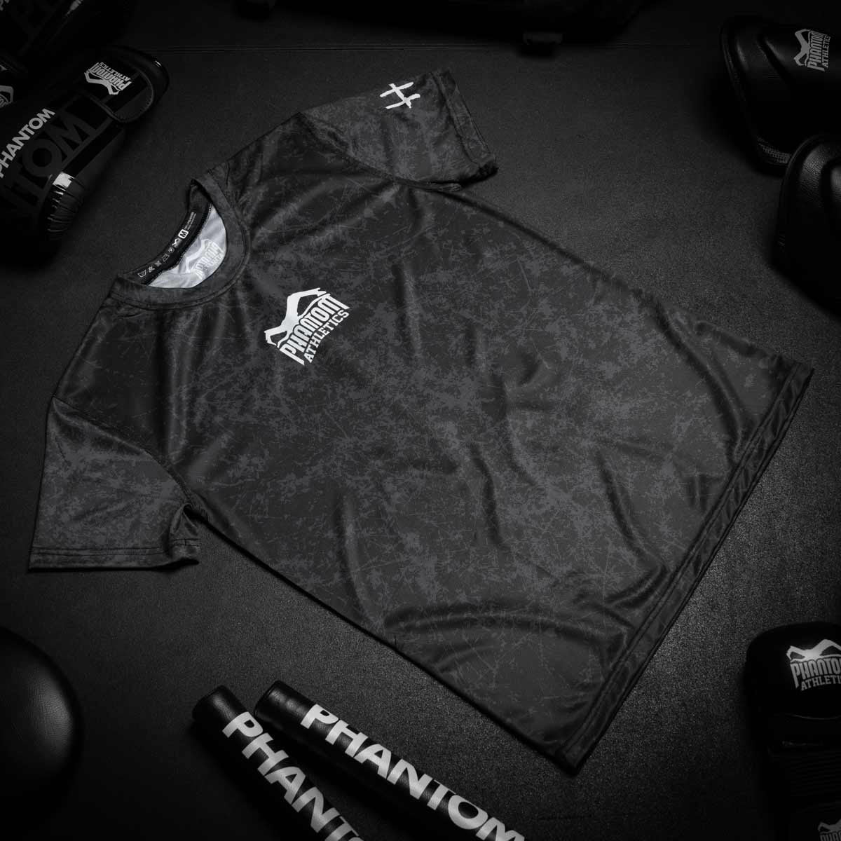 Phantom EVO Trainingsshirt für Kampfsport. Mit Smiley Serious Grafik am Rücken. Hochwertiger Sublimationsdruck für eine lange Lebensdauer im Kampfsporttraining.