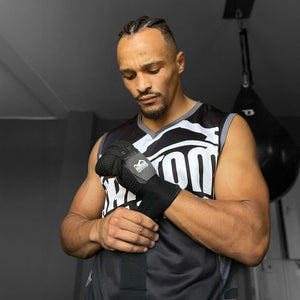 Die Fastwraps Pro von Phantom Athletics sind die perfekte Wahl für Kampfsportler, die schnellen und effektiven Schutz suchen. Einfach anzulegen und bieten zuverlässige Unterstützung.