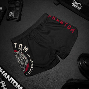 Mit den Fightshorts Fusion Tiger Unit bist du bestens für dein Kampfsporttraining ausgerüstet. Das strapazierfähige Gewebe hält den härtesten Anforderungen stand, während die verstellbare Passform Komfort und Stabilität bietet. Das Tiger-Muster symbolisiert Stärke und Aggressivität, passend für deinen dominanten Auftritt.