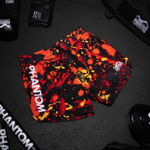 Atmungsaktiv und reißfest, sind die Fightshorts FUSION Splatter Red ideal für intensives Training in MMA und Muay Thai. Das kräftige Rot und das robuste Material sorgen für Komfort und Langlebigkeit auch bei anspruchsvollen Einheiten.