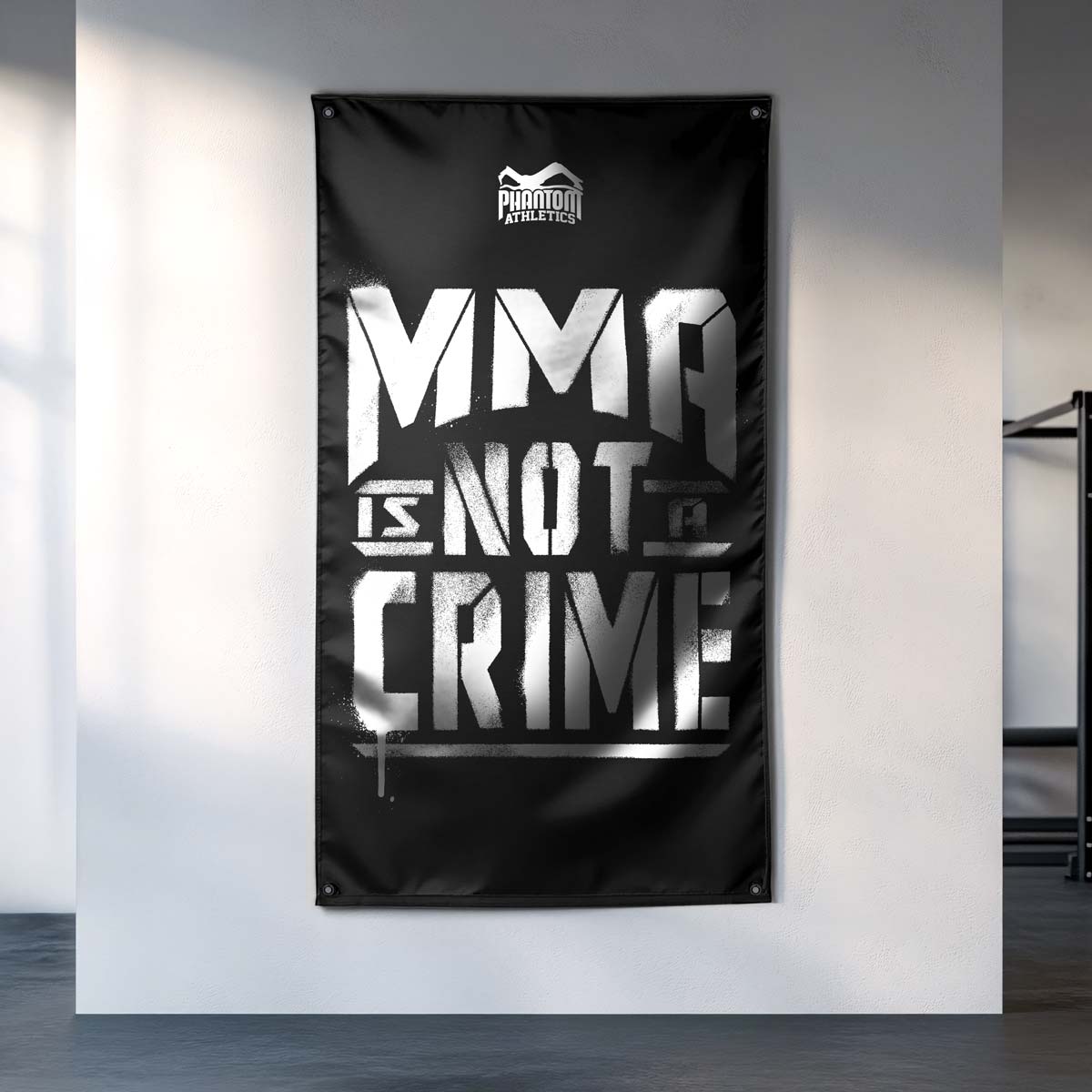 Die Gym Flag „MMA is not a crime“ setzt ein klares Zeichen für die Anerkennung von Mixed Martial Arts, Grappling und anderen Kampfsportarten. Sie verleiht deinem Gym Charakter und steht für Leidenschaft und Stolz im MMA.