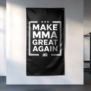 Die Gym Flag „Make MMA Great Again“ ist ein Must-have für alle Fans von Mixed Martial Arts, Grappling und Kickboxen. Mit ihrem starken Statement bringt sie Motivation und echten Kampfgeist in jedes Kampfsport-Gym.