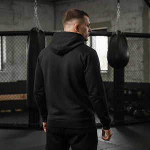 Phantom Athletics Hoodie APEX in Black – stylischer Trainings- und Freizeit-Hoodie einer hochwertigen Kampfsportmarke, perfekt für ambitionierte Athleten im MMA- und Boxbereich.