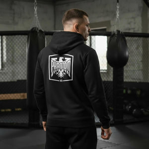 Phantom Athletics Hoodie Germany Black in hochwertiger Verarbeitung – perfekt für Sparring, Muay Thai und Gym-Life mit Funktion und deutscher Kampfsport-Ästhetik.