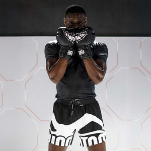 Die Phantom Athletics Fightshorts Fusion-R 2in1 „Savage“ verfügen über eine innenliegende Tasche für den optionalen VECTOR Tiefschutz (separat erhältlich), um zusätzlichen Schutz zu bieten.