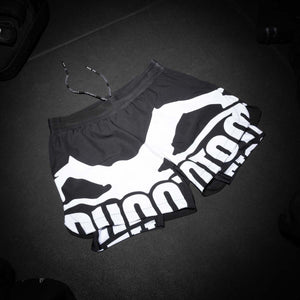 Mit den Fusion R 2in1 Fight Shorts von Phantom Athletics trainierst du kompromisslos. Das Design „Savage“ steht für Power, Dynamik und absolute Performance im Kampfsport.