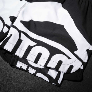 Die Phantom Athletics Fightshorts Fusion-R 2in1 – Savage bieten maximale Funktionalität mit stylischem Statement-Design. Dank integrierter Innenhose sind sie ideal für MMA, Grappling, No-Gi und intensives Techniktraining – für volle Bewegungsfreiheit ohne Verrutschen.