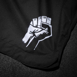 Diese Phantom Fightshorts vereinen kompromisslose Funktionalität mit urbanem Kampfsportdesign. Entwickelt für BJJ, MMA, K1 und mehr – für Kämpfer, die sowohl technisch als auch visuell überzeugen wollen.