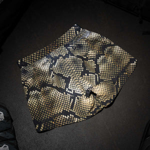 Diese Phantom Fightshorts wurden für anspruchsvolles Kampfsporttraining entwickelt – vom No-Gi-Rolling bis zum Vollkontakt-Sparring. Das leichte, reißfeste Material unterstützt schnelle Bewegungen und bietet gleichzeitig optimalen Halt.