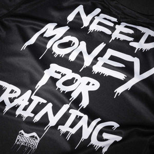 Das Phantom Athletics Trainingsshirt EVO – Need Money for Training in Schwarz vereint Funktionalität mit Humor für den Kampfsport-Alltag. Ideal für MMA, Grappling, Kickboxen oder Gym – dieses Shirt bringt Leichtigkeit in jedes harte Training.