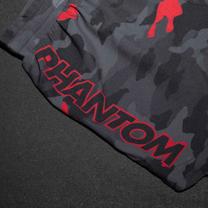 Phantom Athletics Inferno Shorts mit sportlicher Passform, verstärkten Nähten und elastischem Bund. Optimal für explosive Techniken und dynamische Bewegungen im Training und Wettkampf.