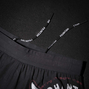 Die Phantom Athletics Fightshorts Fusion-R Slasher kombinieren technisches Design mit einem blutroten Horror-Look für echte Kämpfer. Ideal für MMA, Kickboxen, Grappling oder No-Gi Training – diese Shorts verbinden Funktionalität mit einem kompromisslosen Auftritt.