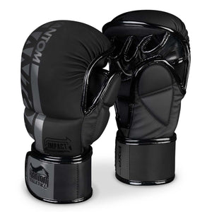 Phantom Athletics APEX MMA Sparring Gloves Schwarz/Grau – kräftig gepolsterte Handschuhe für MMA, Grappling und Kickboxen mit stabilem Handgelenk-Support und offener Handfläche für maximale Bewegungsfreiheit. Ideal für Sparring, Techniktraining oder Wettkampf.