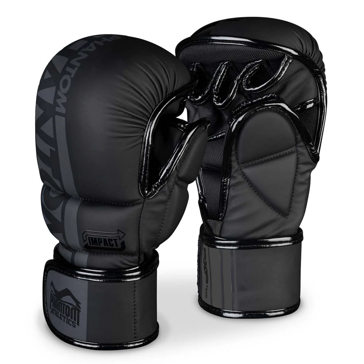 Die Phantom Athletics MMA Sparring Handschuhe APEX schützen Hände und Daumen bei anspruchsvollen Kampfsporteinheiten. Gleichzeitig sorgt die offene Handfläche für natürliche Bewegungen beim Clinch, Grappling und Bodenkampf im MMA-Training.