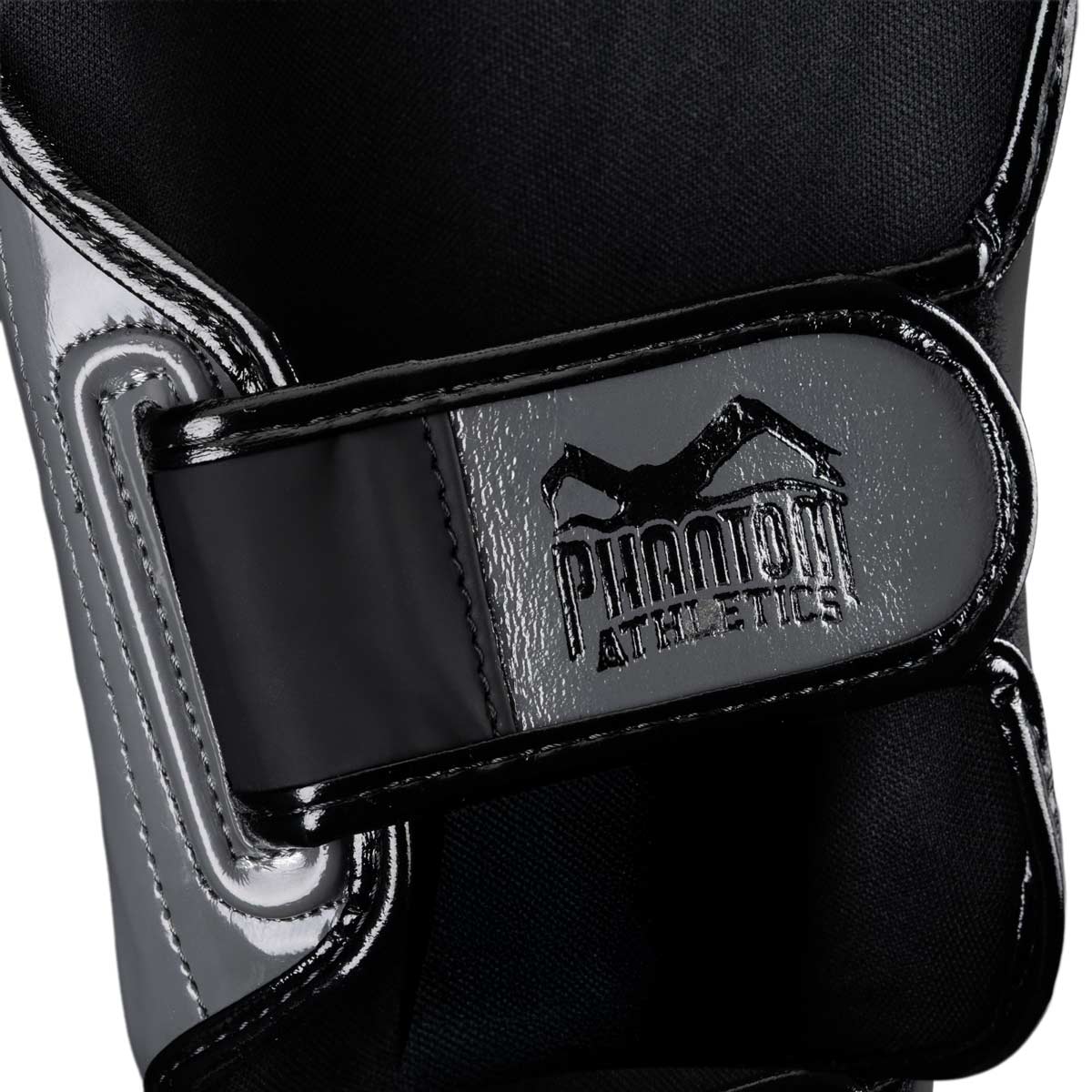 Phantom Athletics Schienbeinschutz APEX – atmungsaktive, strapazierfähige Schutz-Ausrüstung für Grappling, Sparring oder Kick-Training. Bietet Komfort und Stabilität auch bei intensiven Sessions und langen Trainingswochen.