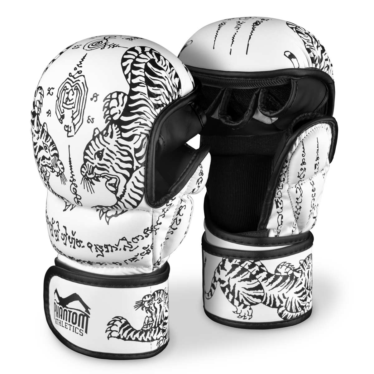 Phantom Muay Thai Handschuhe für Thaiboxen und MMA Sparring, Wettkampf und Training. Im traditionellen Sak Yant Design und der Farbe Weiß.