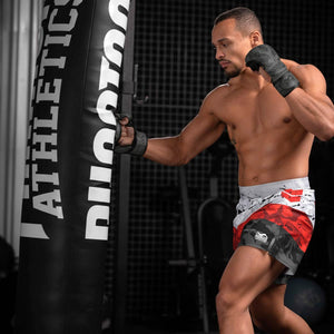 Premium Sparring‑Handschuhe von Phantom Athletics in Grau für Muay Thai, Kickboxen und MMA-Training. Sorgen für hohen Komfort, Stabilität und Schutz beim Sparring und intensiven Kampfsport-Workouts.