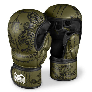 Strapazierfähige Sparring Handschuhe im Army-Design von Phantom Athletics – ideal für Muay Thai, Kickboxen und MMA Training. Bieten optimalen Schutz, festen Sitz und eine hochwertige Polsterung für intensives Kampfsport-Sparring.