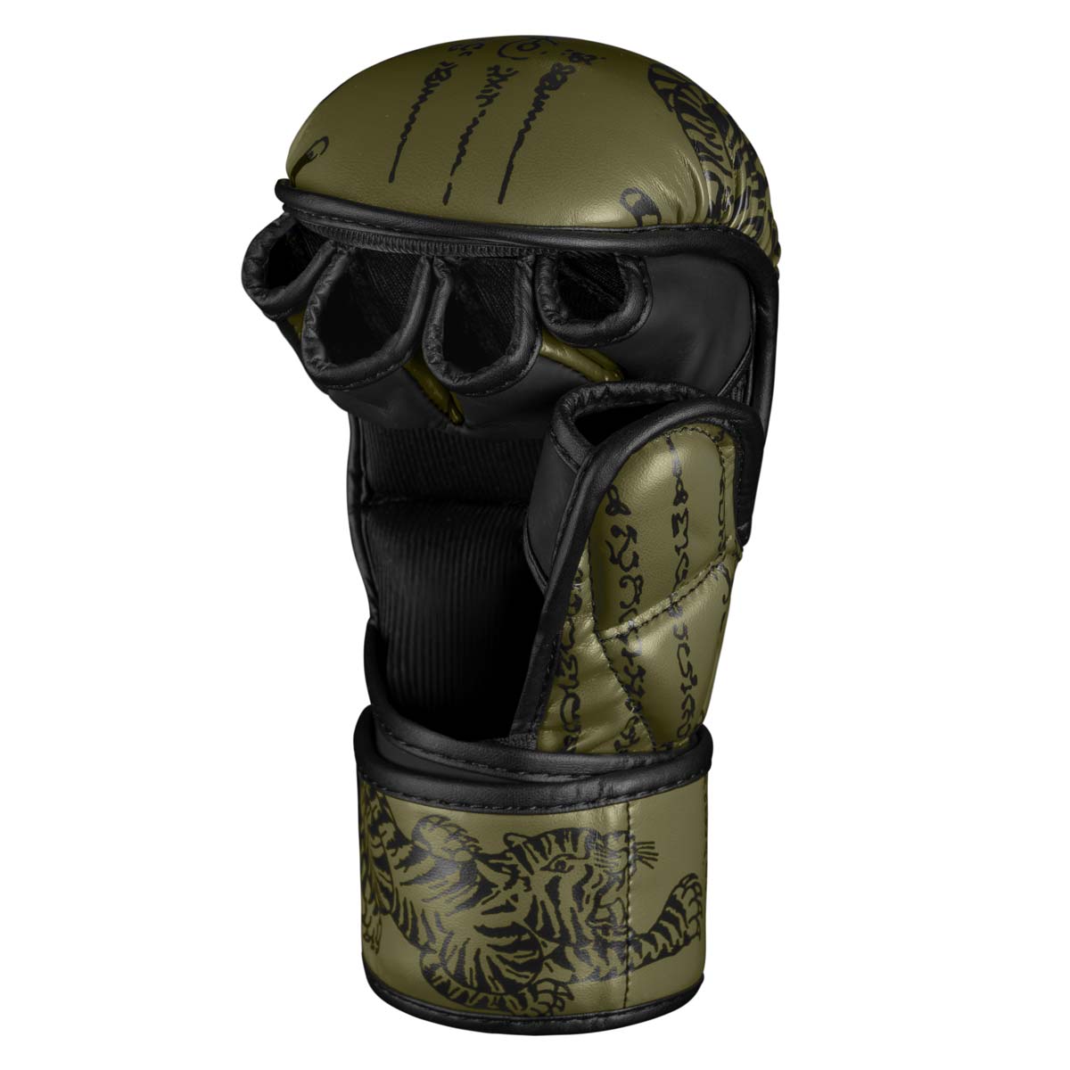 Hochwertige Sparring Handschuhe von Phantom Athletics mit militärischem Look – perfekt für Kampfsportler im Muay Thai, Boxen und Kickboxen. Stoßdämpfende Polsterung und zuverlässiger Klettverschluss für festen Halt im Training.
