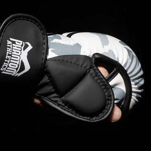 Phantom Athletics hat diese Schienbeinschoner speziell für anspruchsvolles Thaibox- und Kickbox-Training entwickelt. Ergonomische Form und stabile Klettverschlüsse sorgen für besten Halt.