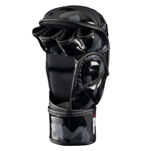 Das moderne Camouflage-Design der APEX MMA Handschuhe macht sie zu einem stilvollen und zugleich funktionalen Bestandteil der Phantom Athletics Kampfsportausrüstung. Diese MMA Ausrüstung vereint Stil und Komfort, ideal für Kampfsportler, die Qualität und Design schätzen.
