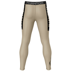 Lange Compression Tights von Phantom für deinen Kampfsport. Überragende Qualität, Passform und Komfort. Perfekt für MMA, Grappling, Muay Thai, BJJ oder auch Ringen. Die beste Kampfsport Legging auf dem Markt. Hier im Sand-farbenen Apex Design.
