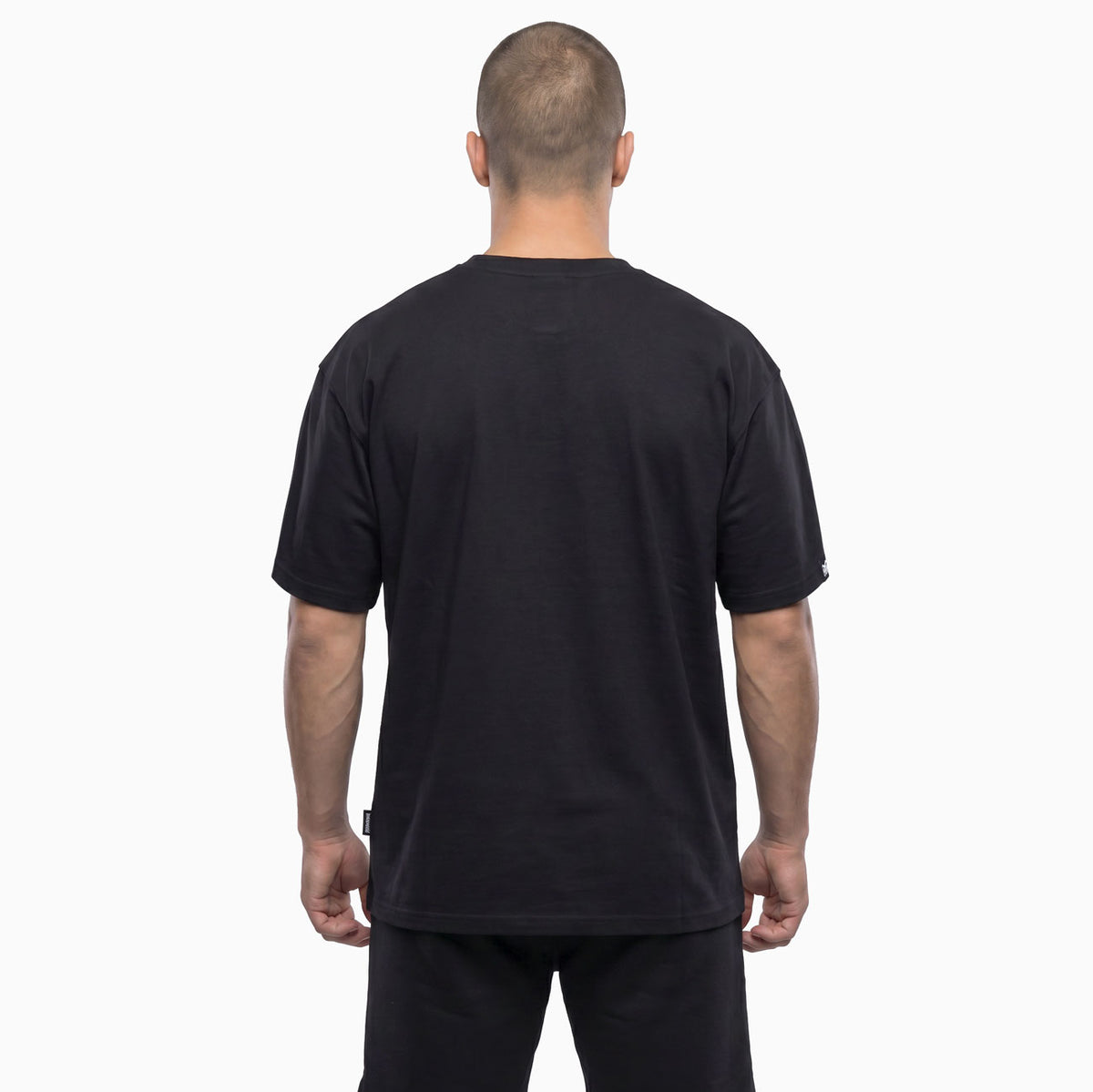 Dieses Premium Heavy Tee von Phantom Athletics kombiniert funktionale Materialien mit modernem Kampfsport-Style. Perfekt für Sparring, Grappling oder Kickboxen dank atmungsaktivem Stoff und flexiblem Tragegefühl.
