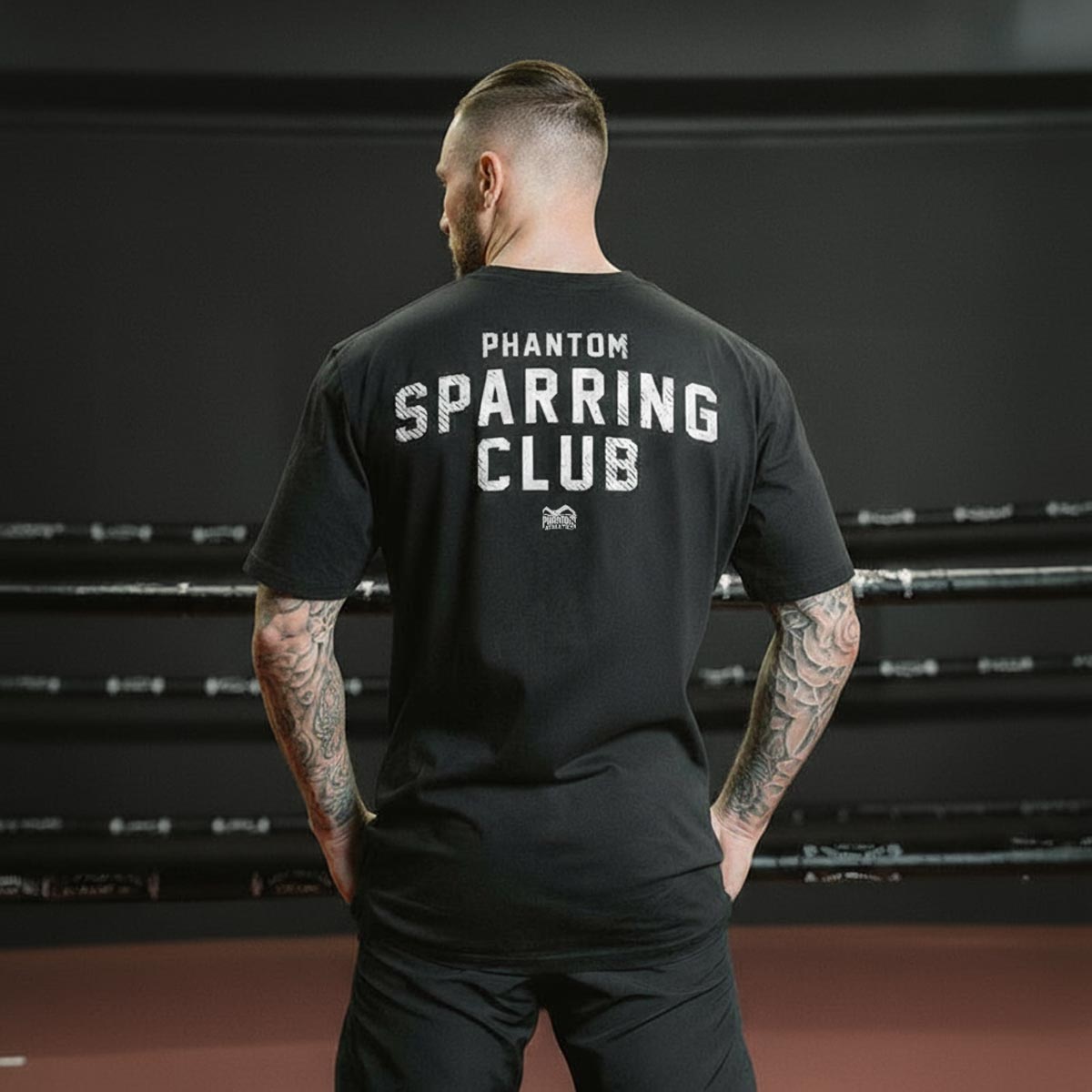 Phantom Athletics Oversize Shirt Sparring – ideal für intensives Kampfsport‑Training und aktive Lifestyle‑Nutzung mit hochwertiger Marke und sportlichem Look.