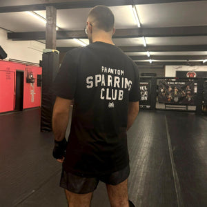 Phantom Athletics Oversize Shirt Sparring mit trendigem Print und lässigem Schnitt für MMA‑Training, Box‑Workouts und Kombinations‑Drills. Bequemer Begleiter für Training und Freizeit.