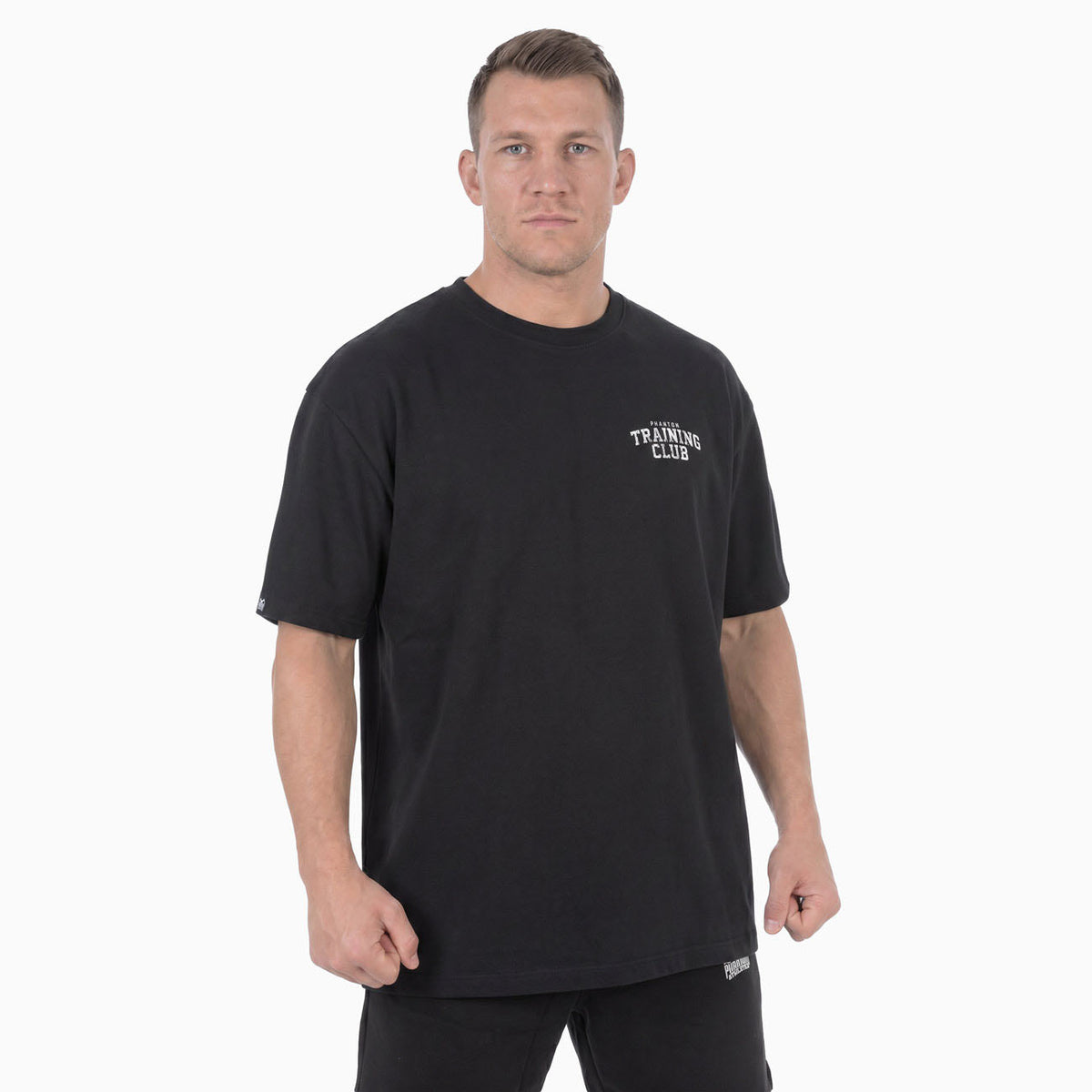 Das Training Club Oversize Shirt überzeugt durch seinen markanten Backprint und den klassischen Oldschool Gym Look. Ideal für Grappling, Boxtraining und als stylisches Statement im Kampfsport-Lifestyle.