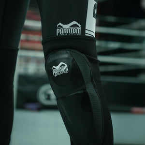 Die RIOT Pro Kollektion von Phantom Athletics steht für absolute Performance und stellt die Elite der Kampfsportausrüstung dar.