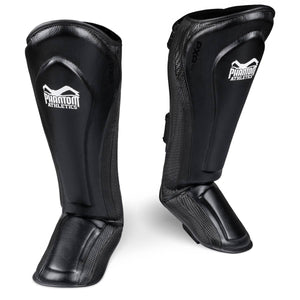 Das MMA Set RIOT Pro enthält Handschuhe, Knieschützer und Schienbeinschützer – alles perfekt aufeinander abgestimmt für Kampfsport. Dieses Set von Phantom Athletics ist die erste Wahl für leistungsorientierte Athleten.