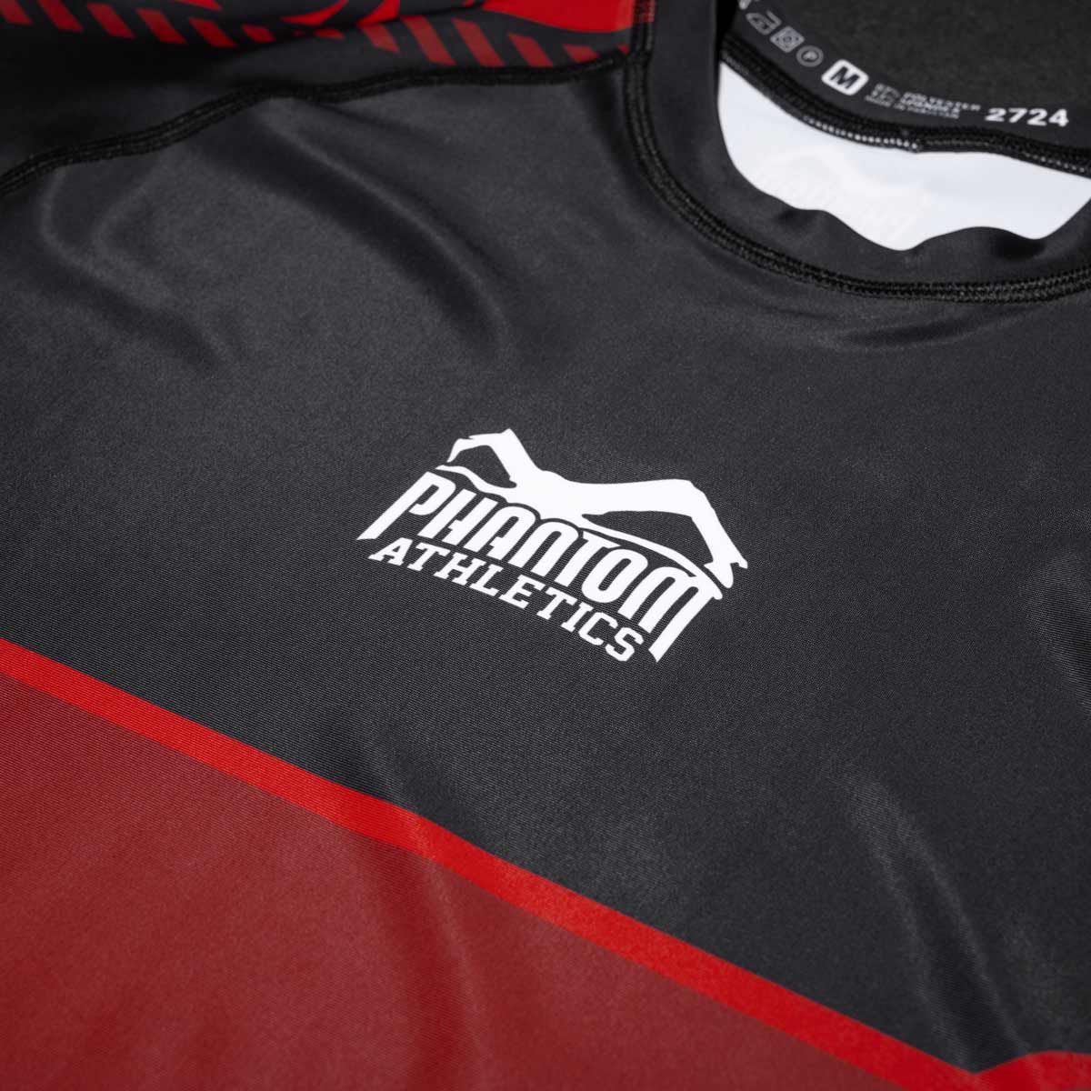 Phantom MMA Rashguard in Kurzarm aus der neuen limiitierten RED Edition. Perfekter Schutz und Tragekomfort in deinem Kampfsport wie BJJ, MMA, Ringen, Grappling oder Muay Thai.