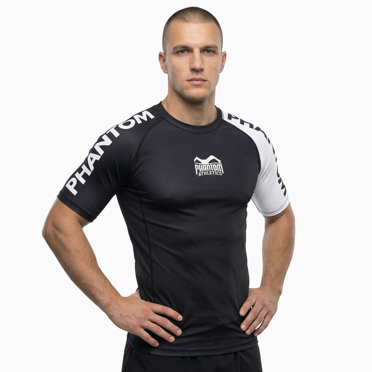 Ranked No-Gi Rashguard nach IBJJF Richtlinien in Weiß von der Kampfsportmarke Phantom Athletics. Perfekt für BJJ und Jiu Jitsu Training und Wettkämpfe.