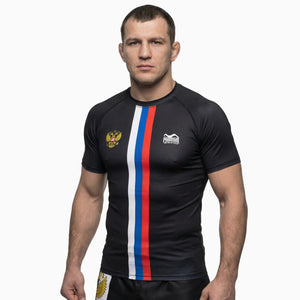 Hochwertiges Phantom Athletics Rashguard Team Russia mit markantem Russland‑Design, ideal für intensives MMA, BJJ und Grappling Training und optimale Bewegungsfreiheit auf der Matte.