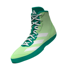Die Adidas Adizero Ringerschuhe in Neon-Grün sind speziell für den Einsatz auf der Matte konzipiert. Ihre flexible Sohle und der hohe Schaft bieten optimalen Halt und Bewegungsfreiheit für Ringer, Grappler und MMA-Athleten.