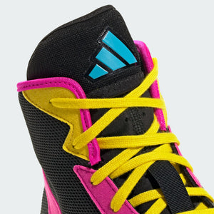 Mit den Adidas Adizero Ringerschuhen in Schwarz/Pink erhältst du ein leichtes und langlebiges Schuhwerk für dein Training. Die griffige Gummisohle sorgt für sicheren Stand, während das minimalistische Design für ein modernes Erscheinungsbild sorgt.