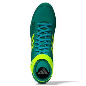 Hochwertige adidas Wrestling-Schuhe in sportlichem Grün – ideal für ambitionierte Ringer und MMA-Kämpfer im täglichen Training.