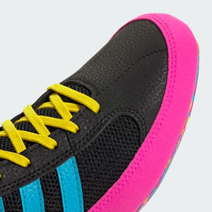 Stylische Wrestling-Schuhe von adidas in Schwarz-Pink – bieten sicheren Grip, hohe Flexibilität und perfekten Halt auf der Matte.