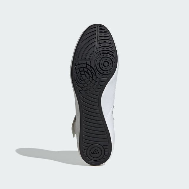 Stylische und funktionelle Ringerschuhe von adidas – ideales Schuhwerk für Ringer und MMA-Athleten mit Anspruch an Qualität.