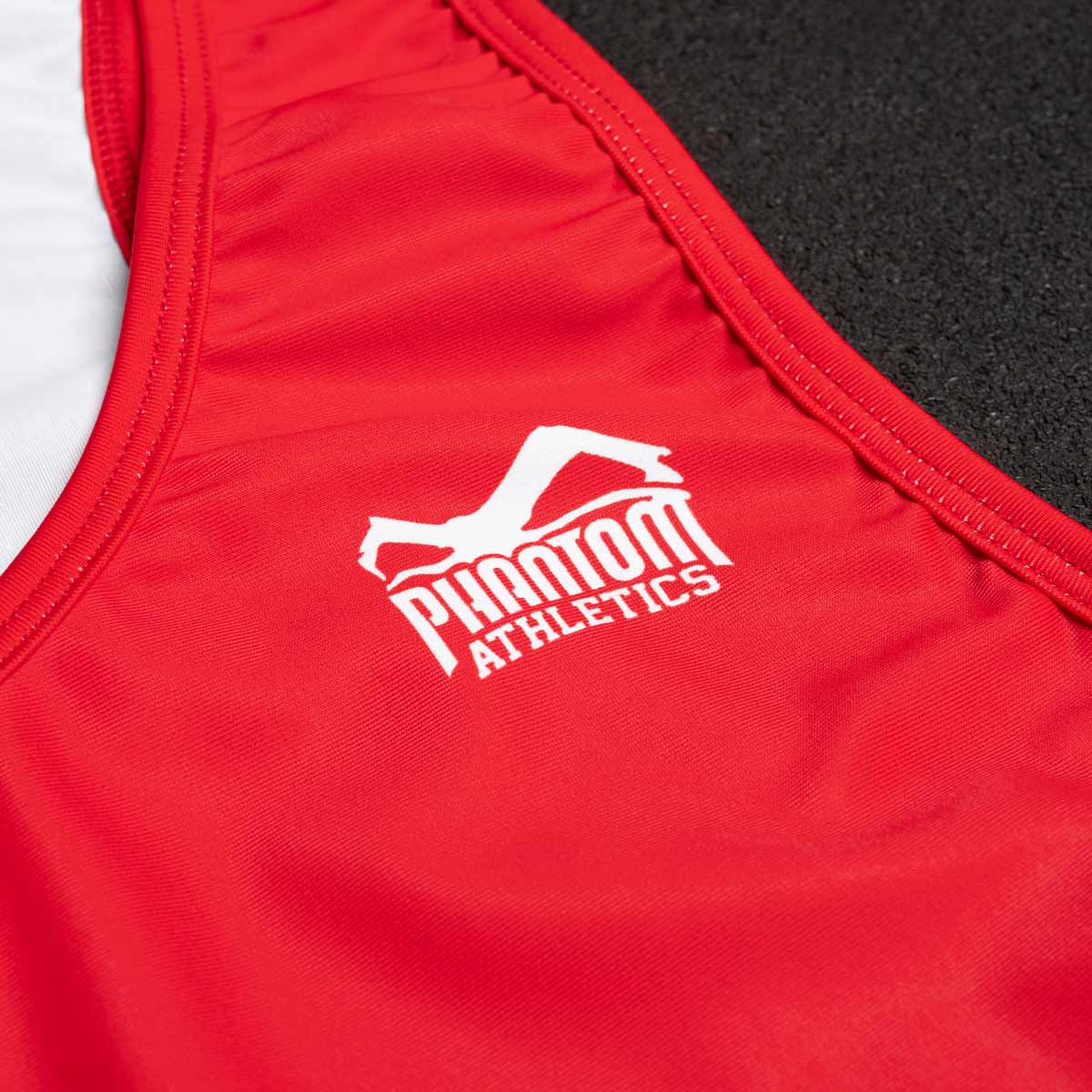 Der Phantom Athletics Wrestling Singlet Apex Blue kombiniert strapazierfähige Materialien mit modernem Design. Ideal für Ringer, die Wert auf Funktionalität und Stil legen.