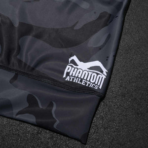 Das graue Delta Wrestling Jersey von Phantom Athletics wurde speziell für Kampfsportarten wie Ringen entwickelt und bietet eine perfekte Kombination aus Schutz und Bewegungsfreiheit. Ideal für Ringer, die eine zuverlässige Passform und Langlebigkeit benötigen.