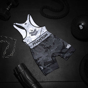 Speziell für den Ringsport konzipiert, ist das Delta Wrestling Jersey aus strapazierfähigem und atmungsaktivem Material gefertigt. Es eignet sich hervorragend für Ringer, die beim Training und im Wettkampf auf Stabilität und Flexibilität angewiesen sind.