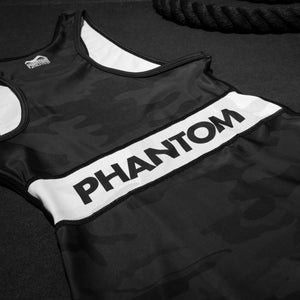 Mit seinem reißfesten Material und dem sportlichen Urban Camo Design ist das Warfare Wrestling Jersey von Phantom Athletics die perfekte Wahl für Ringer. Es bietet eine sichere Passform und schützt vor Hautabschürfungen, ideal für das Training und den Wettkampf im Ringsport.