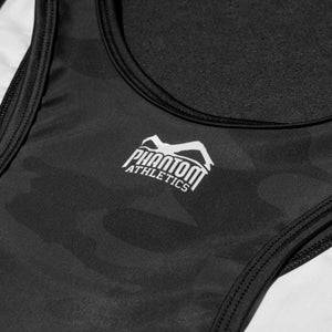 Das Warfare Urban Camo Wrestling Jersey von Phantom Athletics bietet professionelle Unterstützung für Ringer mit hoher Bewegungsfreiheit und einer enganliegenden Passform. Hergestellt aus strapazierfähigem Material, ist dieses Trikot ideal für intensives Ringsport-Training und UWW-Wettkämpfe, da es Schutz und Stabilität bei schnellen Aktionen gewährleistet.