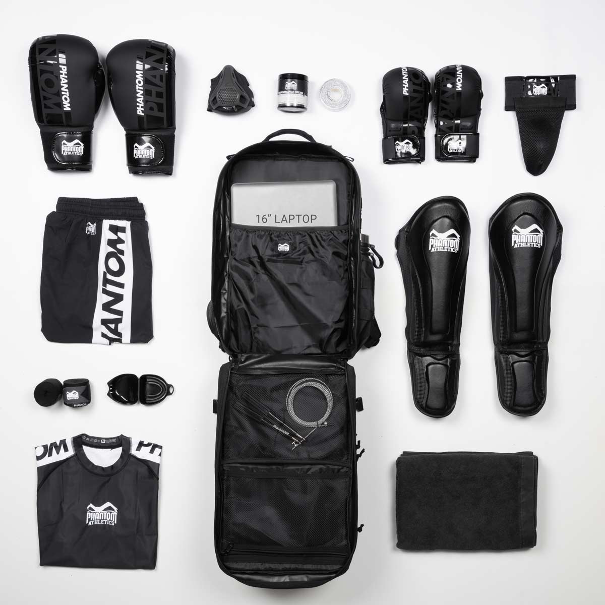 Strapazierfähiger Delta Army Backpack von Phantom Athletics – bietet zuverlässigen Schutz für deine Kampfsportausrüstung bei Training, Wettkämpfen und Reisen.