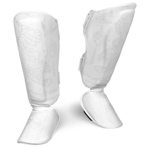 Die Phantom Athletics Schienbeinschoner „Muay Thai Frost – White“ bieten zuverlässigen Schutz für dein Kicktraining im Muay Thai, MMA und Kickboxen.