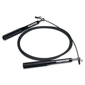 Hochwertiges Springseil Performance von Phantom Athletics – Metallgriffe und verstellbares Stahlseil für intensives Kampfsport‑ und Cardio‑Training.