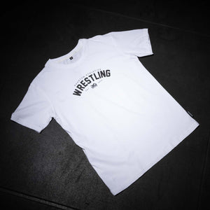 Das Phantom Athletics T-Shirt „Wrestling“ kombiniert Funktionalität mit Stil und ist ein unverzichtbares Kleidungsstück für jeden Wrestling-Athleten.