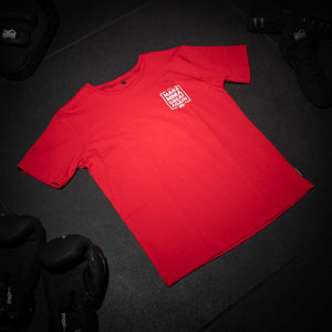 Das Phantom Athletics T-Shirt – Make MMA Great Again kombiniert sportlichen Tragekomfort mit einer klaren Botschaft. Ideal für alle, die MMA lieben und im Gym, beim Training oder in der Freizeit ein Statement setzen wollen.
